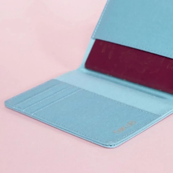 NWT! BAN.DO “First Class” Passport Holder - Picture 3 of 12